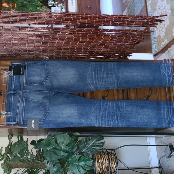 Joe's Jeans The Asher in Westferry wash. Size 31 - Picture 7 of 12